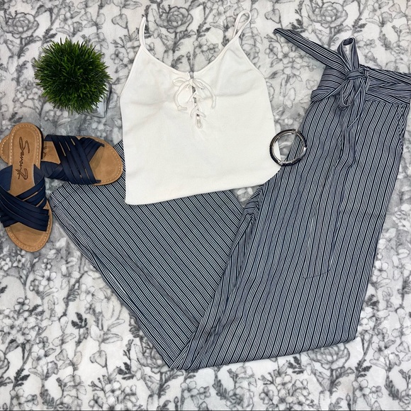 🐬 High Rise Wide Leg Pants - Picture 9 of 12